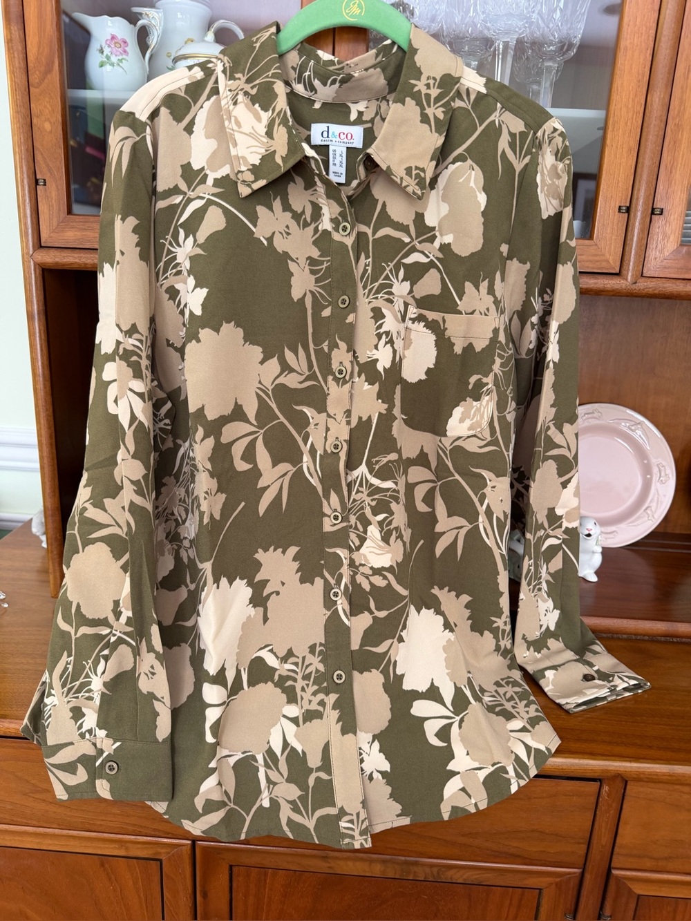 Denim & Co NWOT Olive Green and Beige Floral Button-Up LS blouse Size Large